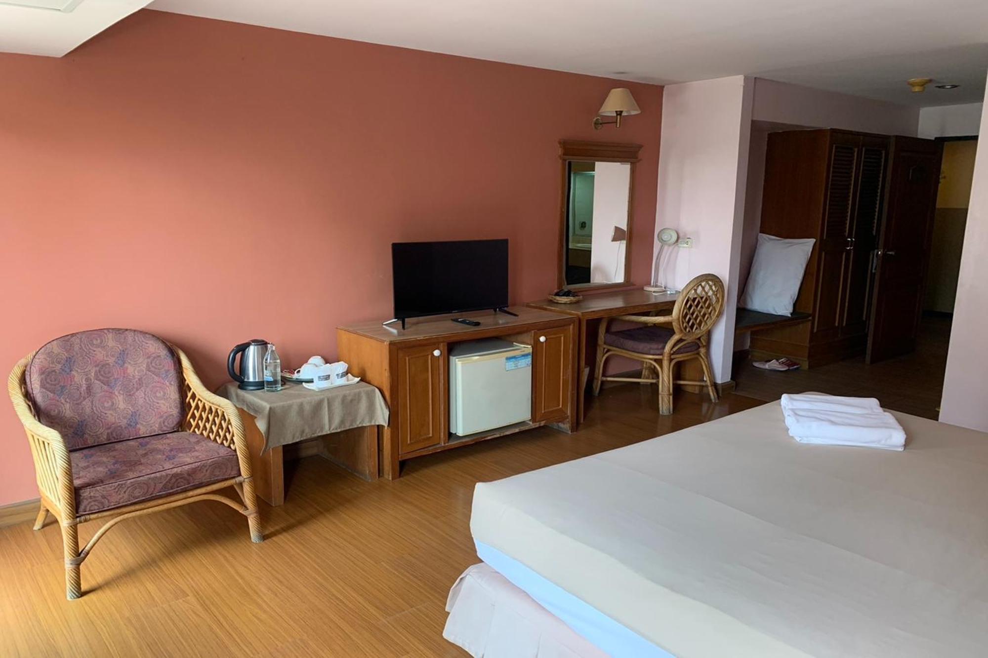 Pin Hotel Lampang Luaran gambar
