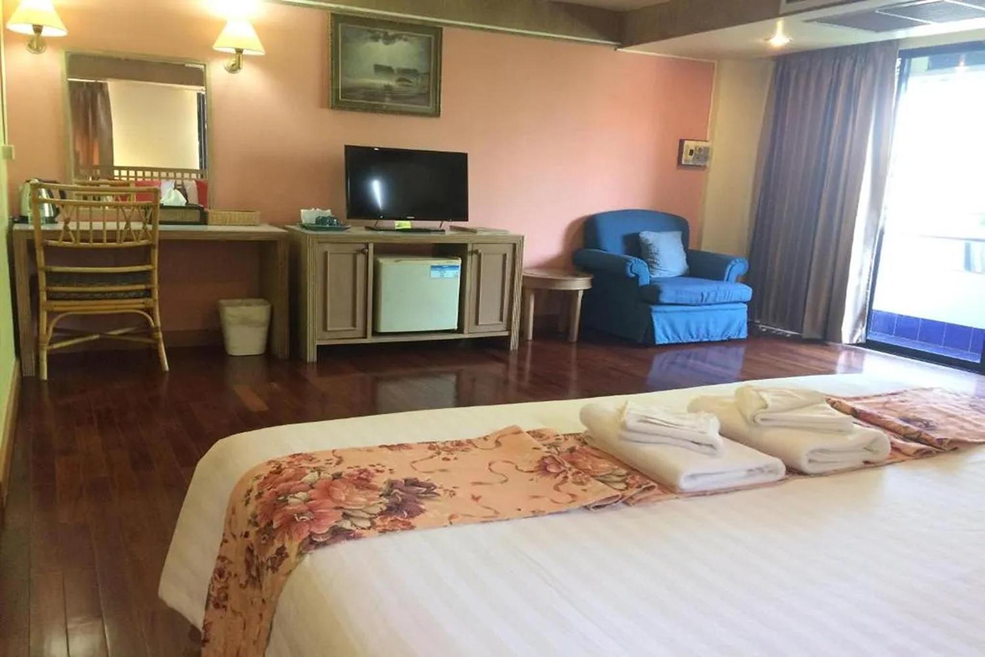 Pin Hotel Lampang Luaran gambar