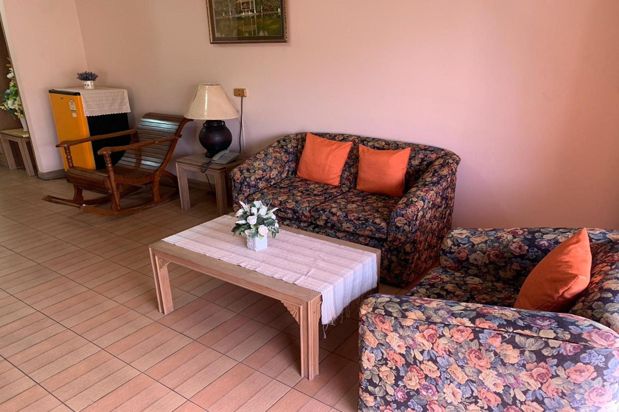 Pin Hotel Lampang Luaran gambar