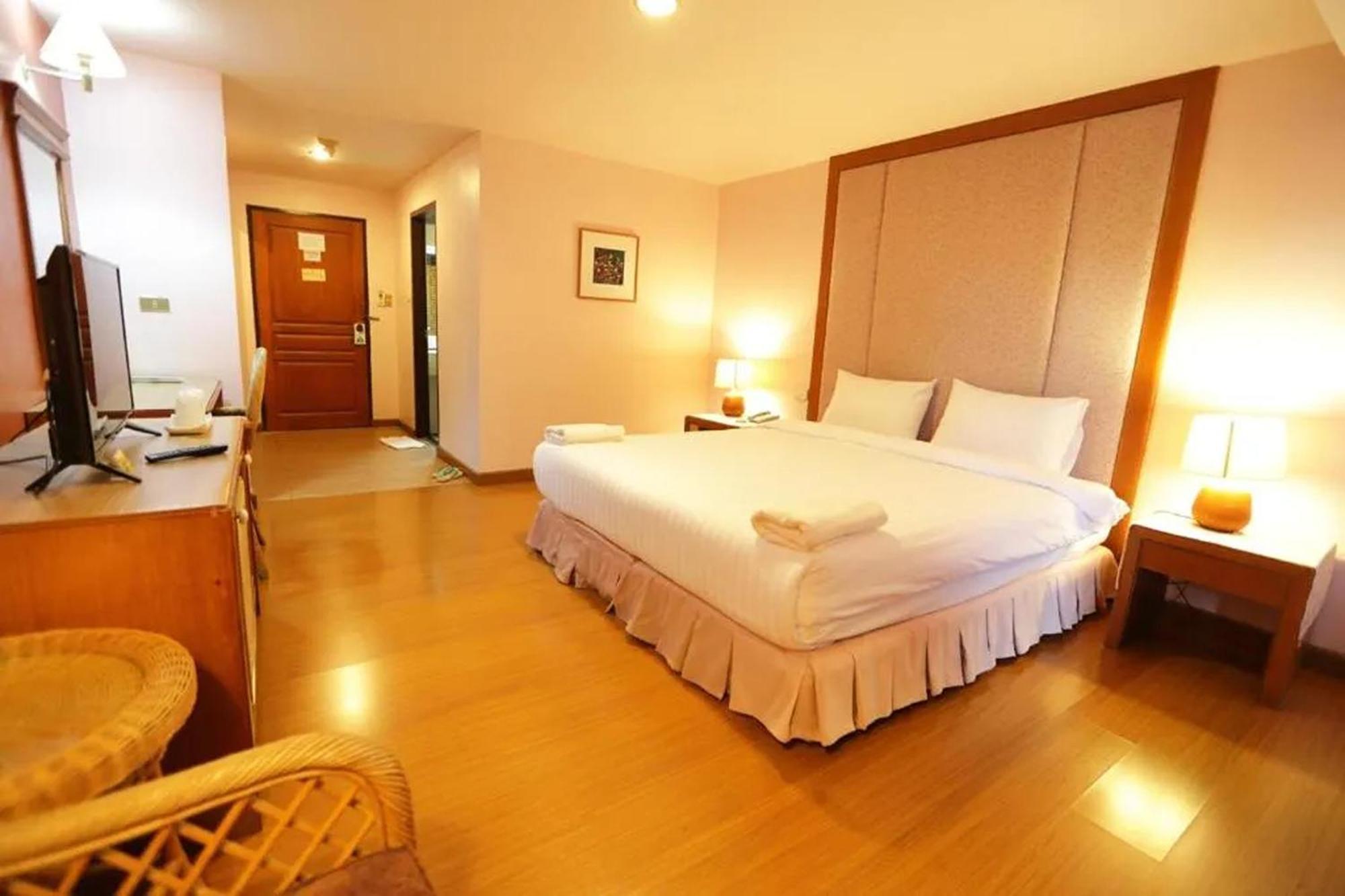 Pin Hotel Lampang Luaran gambar