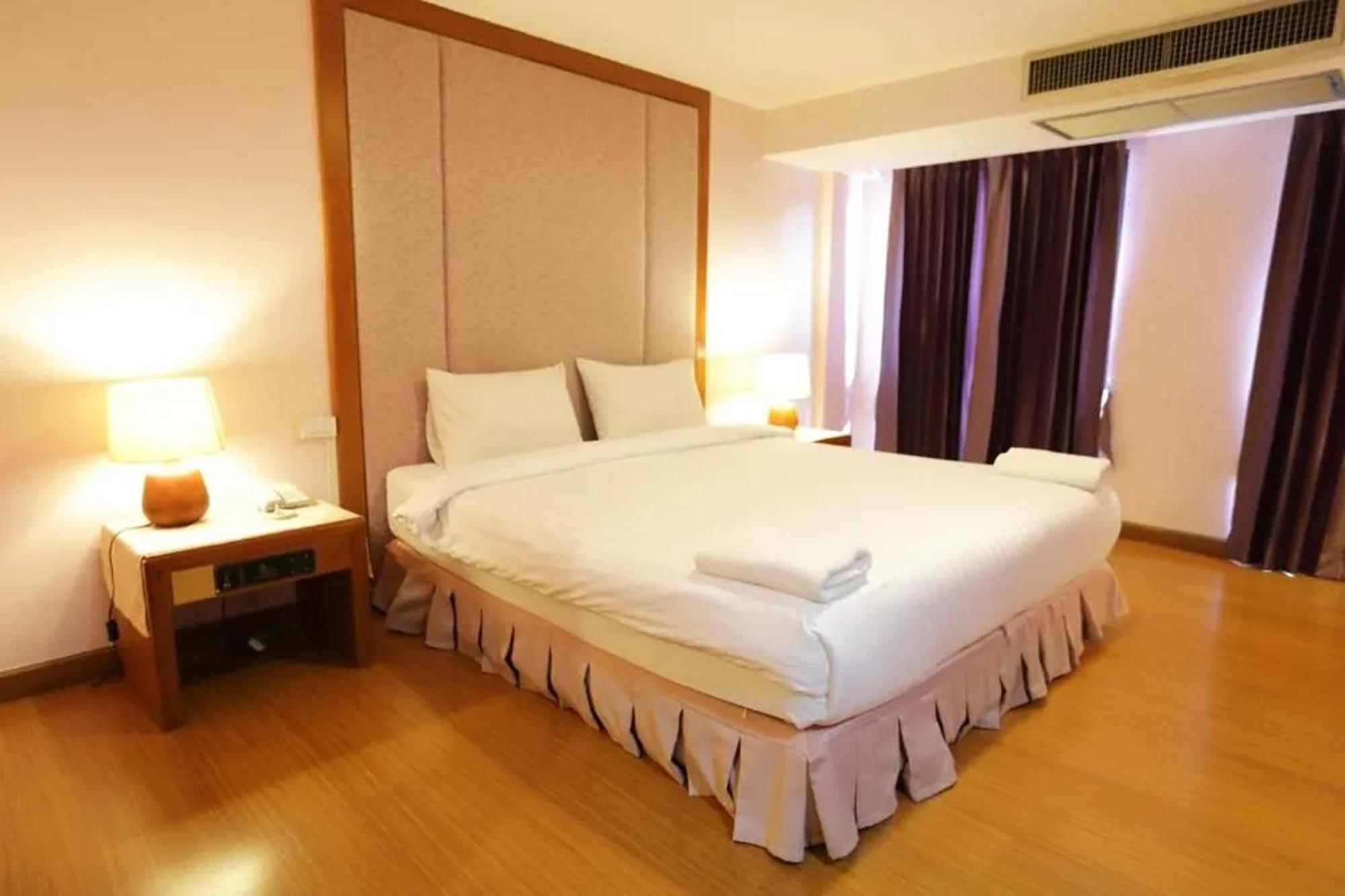 Pin Hotel Lampang Luaran gambar