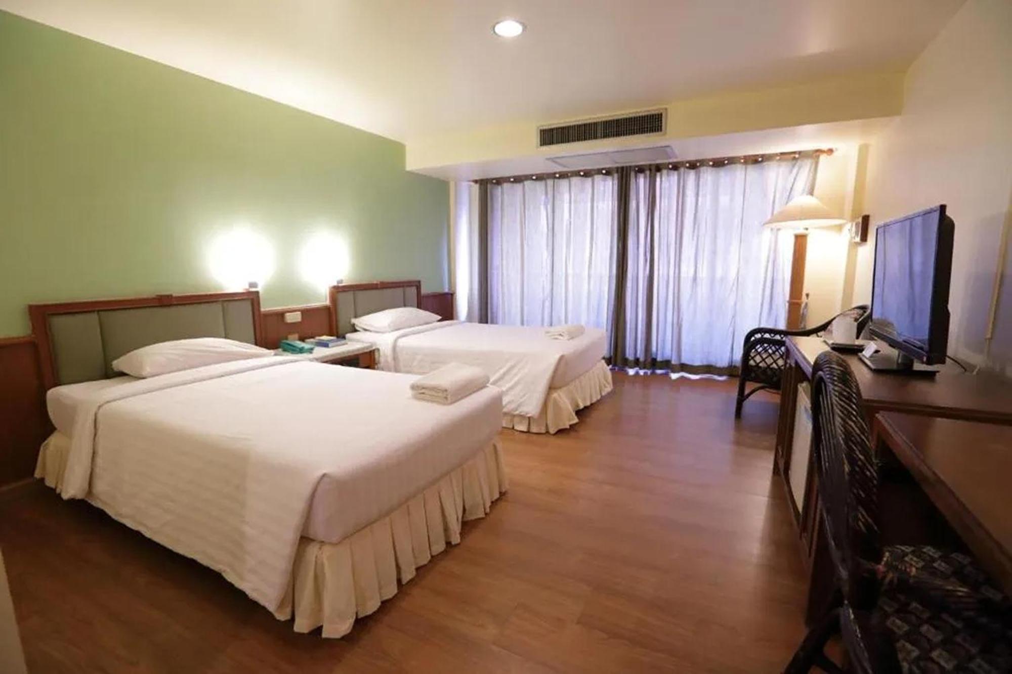 Pin Hotel Lampang Luaran gambar